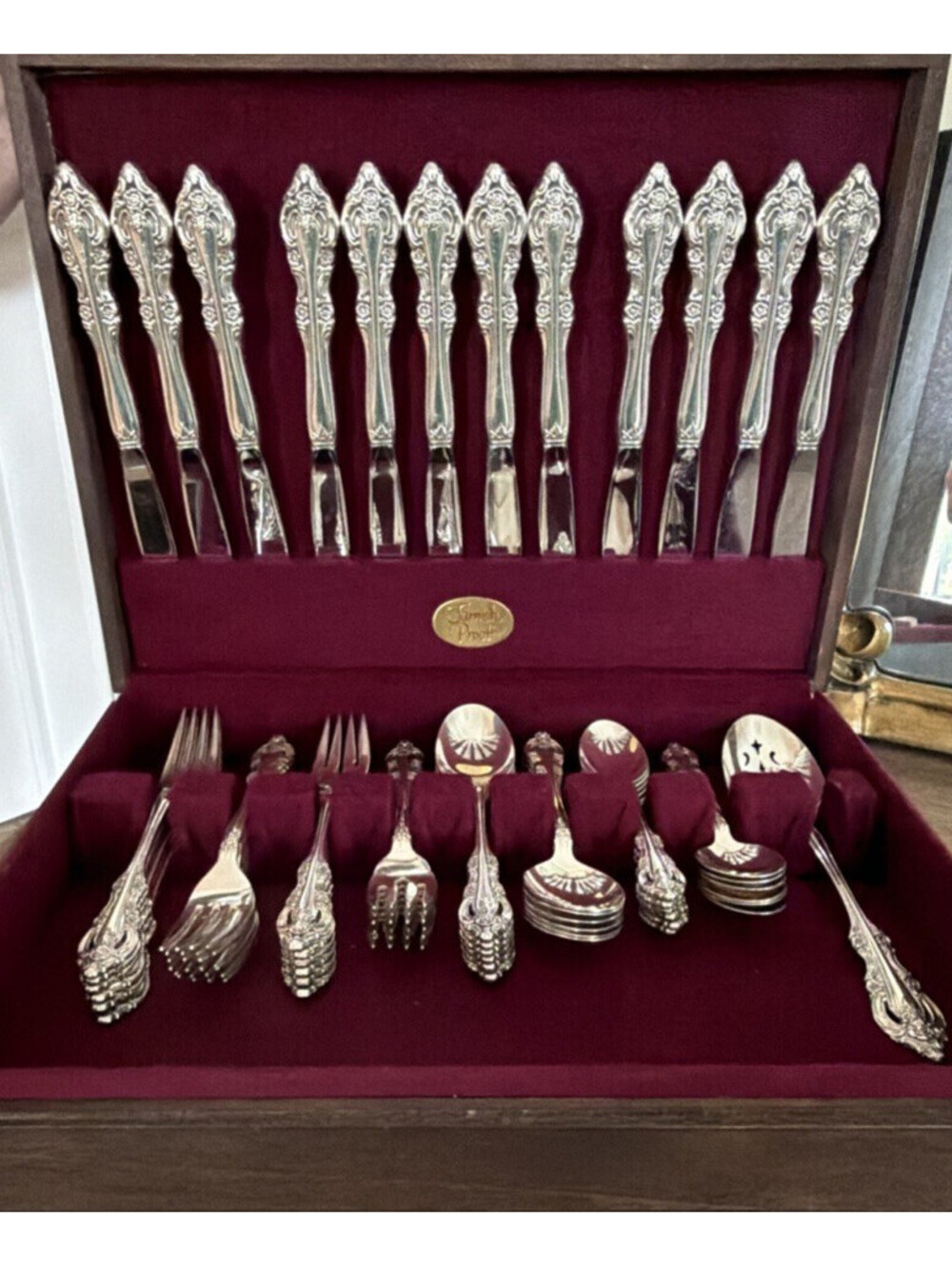 Oneida Community Artistry Silver Plate Service for 12 - 61 Piece w Wood Chest
